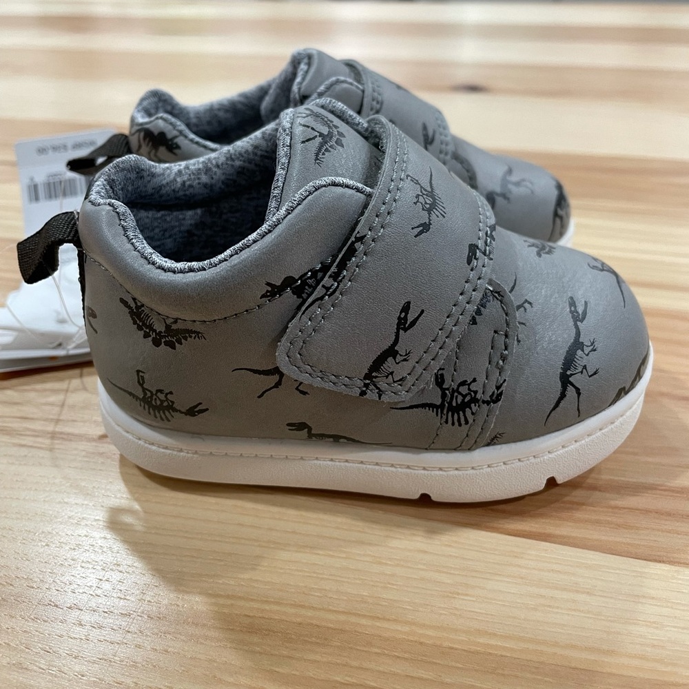 Size 4 Carter’s every step shoes. NWT